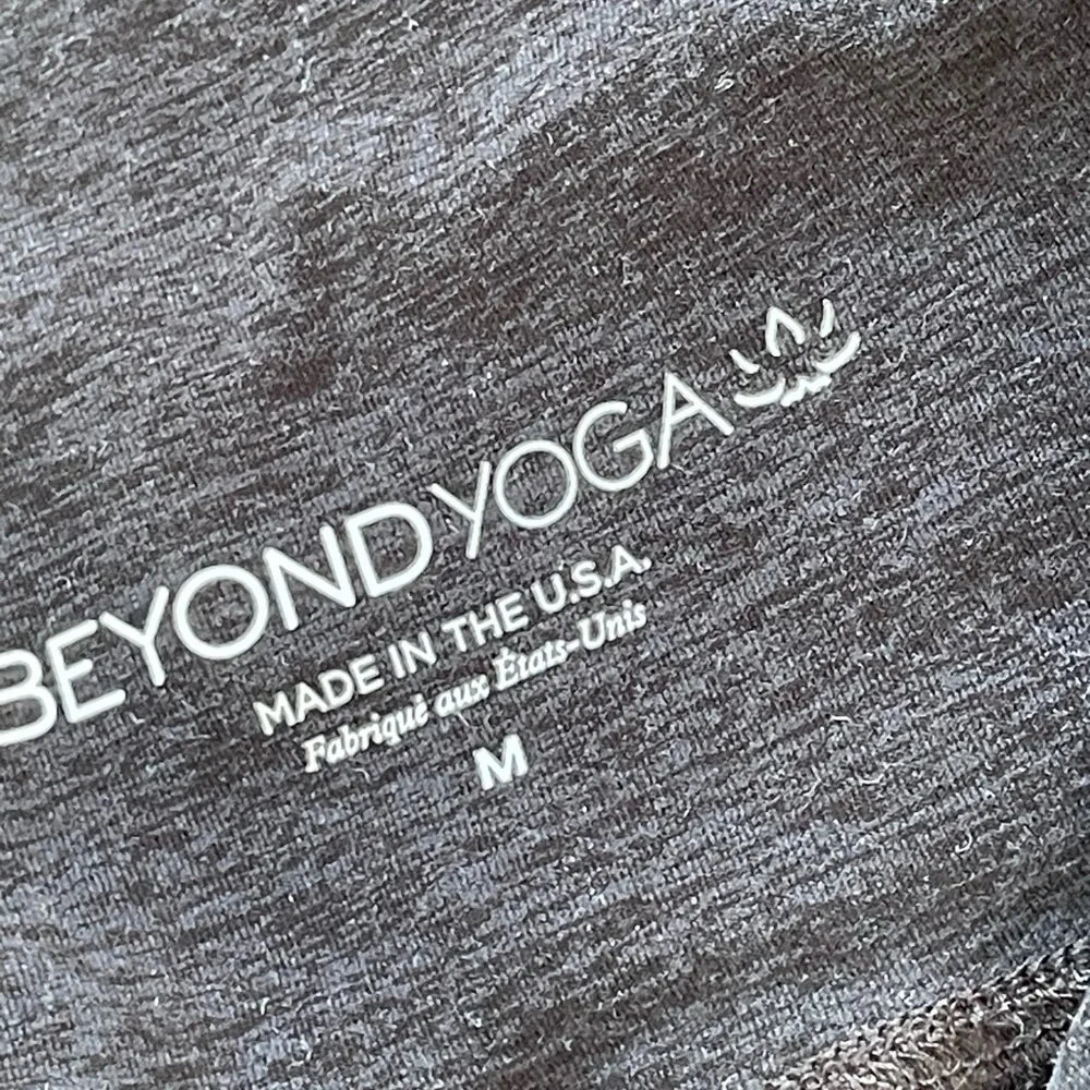 EXCELLENT Condition Beyond Yoga spcedye very soft everyday Joggers - Picture 3 of 7